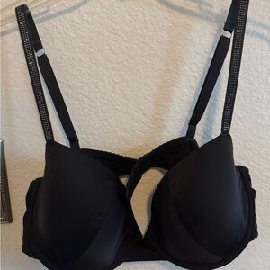 Smooth Black Everyday T-Shirt Bra with Subtle Shimmer Straps